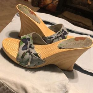 MIA Wooden Wedge Sandals - Size 8